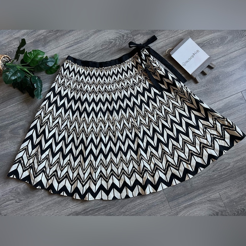 BcbgMaxAzria Black & Cream Chevron Tie Waist Cotton Sequin Midi A-line Skirt M
